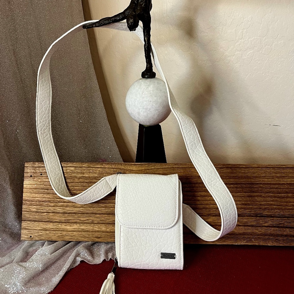 Roxy Shoulder Crossover White Phone Purse